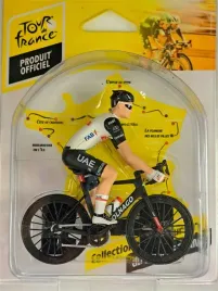 solido-figurka-kolarz-zespolu-uae-emirates-z-wyscigu-tour-de-france-1-18
