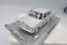 ixo-mercedes-benz-200-8-w115-1967-1976-white-1-43