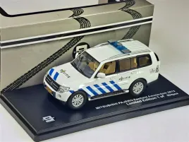triple9-mitsubishi-pajero-2013-amsterdam-police-l-e-1-504-1-43-promocja