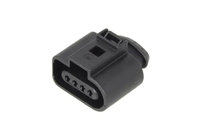 wtyczka-vw-4pin-waga-z-opakowaniem-0-7-kg