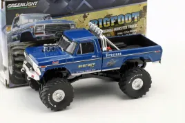 greenlight-1972-chevrolet-k-10-monster-truck-exterminator-w-66-tire-1-43