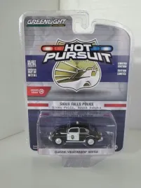 greenlight-1967-volkswagen-beetle-gremlins-1-43