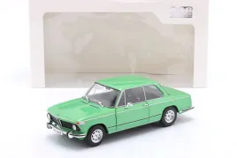 solido-bmw-1602-taiga-1971-green-1-18