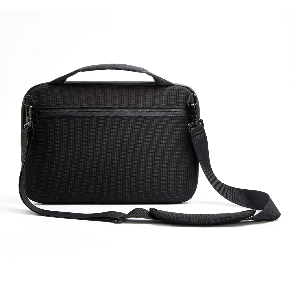 torba-na-laptopa-16-xd-design-black-waga-z-opakowaniem-0-543-kg