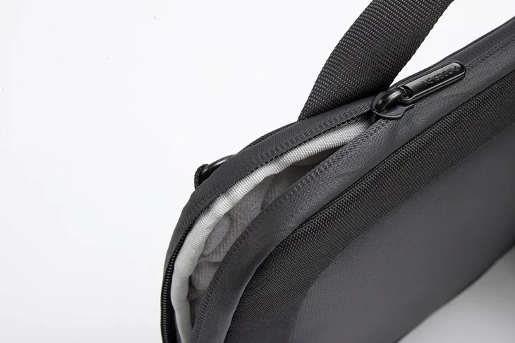 torba-na-laptopa-16-xd-design-black-kod-taryfy-celnej-42029219