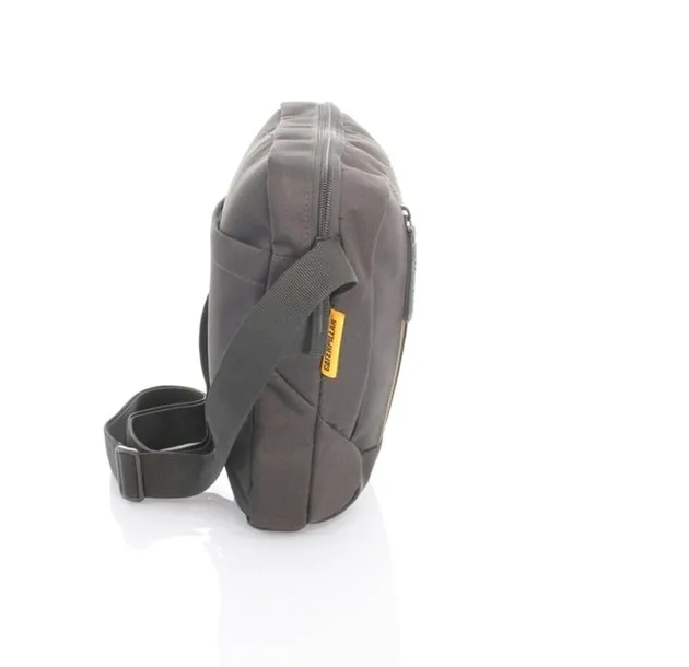 torba-cat-caterpillar-na-tablet-do-10-the-project-rodzaje-kieszonek-miejsce-na-telefon