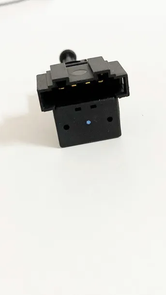 wlacznik-swiatel-stop-vw-numer-katalogowy-czesci-100-890-0010