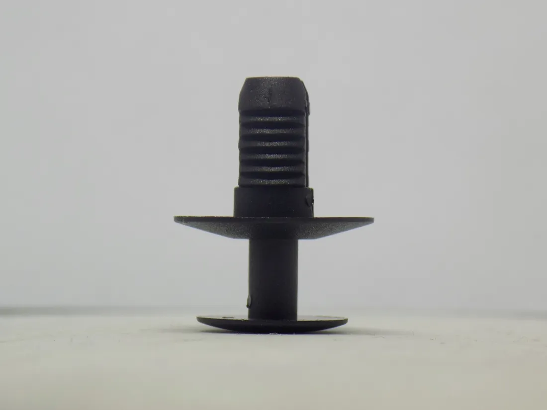 bmw-3-e30-e36-e46-e90-e91-e34-e39-spinki-tapicerki