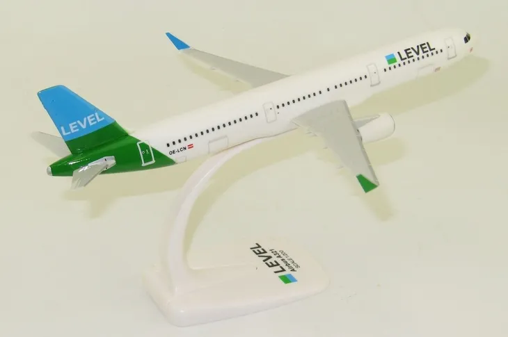 model-samolotu-airbus-a321-level-1-200-stan-nowy