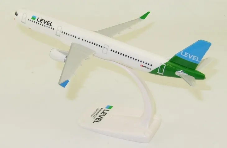 model-samolotu-airbus-a321-level-1-200-stan-nowy