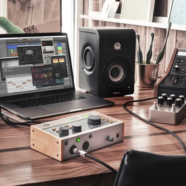 universal-audio-volt-476-interfejs-audio-usb-kolor-czarny