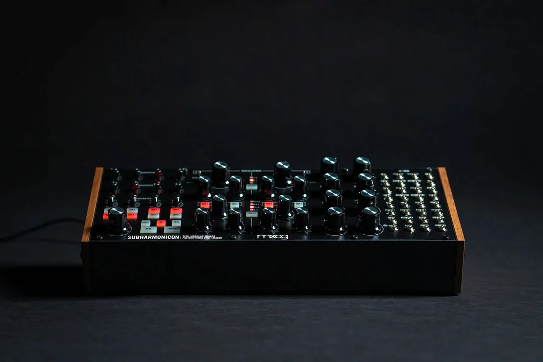 moog-subharmonicon-syntezator-analogowy