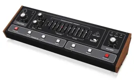 behringer-toro-syntezator-analogowy