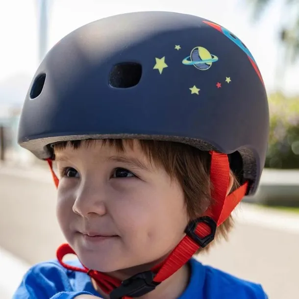 micro-kask-s-rakiety-kolor-niebieski