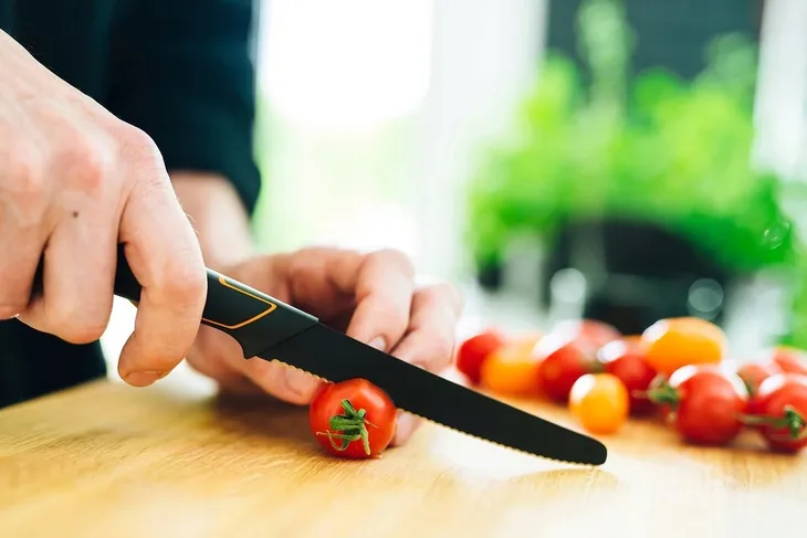 noz-fiskars-edge-978304