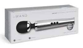 le-wand-die-cast-masazer-akumulatorowy-srebrny-29cm-usb-torba