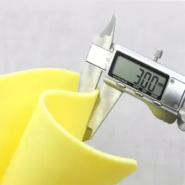 skora-sztuczna-do-nauki-tatuazu-gruba-dwustronna-20-30-0-3cm-a4-5-szt