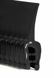 uszczelka-krawedziowa-zbrojona-z-pletwa-20mm-t45-na-rant-1-3mm-05mb