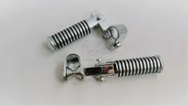 spacerowki-podnozki-motocyklowe-skladane-harley-chrom-na-gmole-25mm-32mm