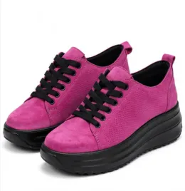 damskie-sneakersy-skorzane-na-platformie-rozowe-41