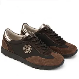damskie-sneakersy-skorzane-brazowo-czarne-z-ozdobnym-emblematem-37