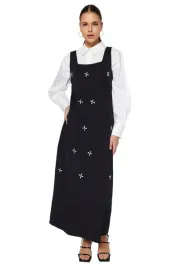 trendyol-czarna-prosta-sukienka-midi-z-ozdobnymi-elementami-36-6ba