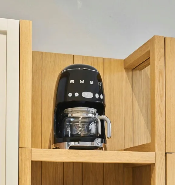 ekspres-smeg-dcf02bleu