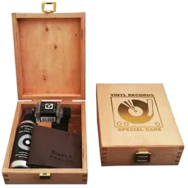 zestaw-do-czyszczenia-simply-analog-wooden-cleaning-boxset