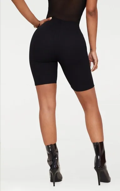 prettylittlething-spodenki-dopasowane-basic-44-ejl-kolor-czarny