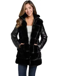 guess-czarna-kurtka-zimowa-z-pikowanymi-rekawami-i-futerkiem-xs-gnd