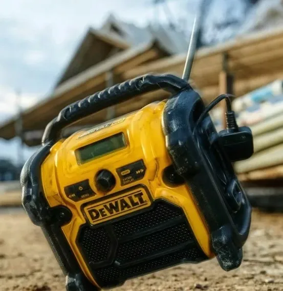radio-budowlane-dewalt-dcr019