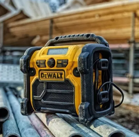 radio-budowlane-dewalt-dcr019