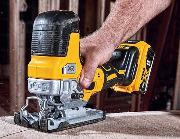 wyrzynarka-dewalt-dcs335n