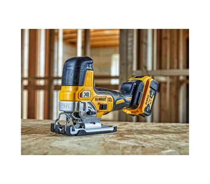 wyrzynarka-dewalt-dcs335n