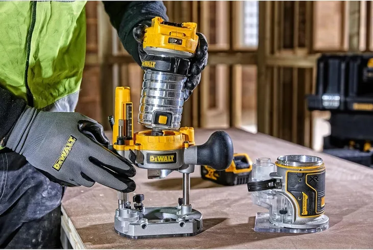 frezarka-dewalt-dcw604nt