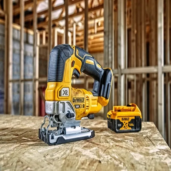 wyrzynarka-dewalt-dcs334p2