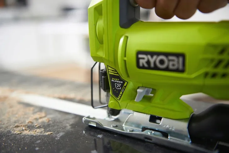 wyrzynarka-ryobi-rjs720-g