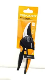 fiskars-sekator-nozycowy-ogrodowy-do-galezi-ostre-otrze-m-softgrip-1024711