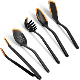 fiskars-zestaw-przybory-kuchenne-akcesoria-szorpatula-lyzka-szczypce-ff-5el