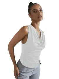 shein-bialy-top-na-ramiaczkach-z-metalowa-ozdoba-34-1je