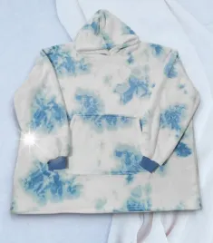 bluzokoc-niebieski-ombre-ponczo-bluza-z-kapturem-kieszen-polar-oversize