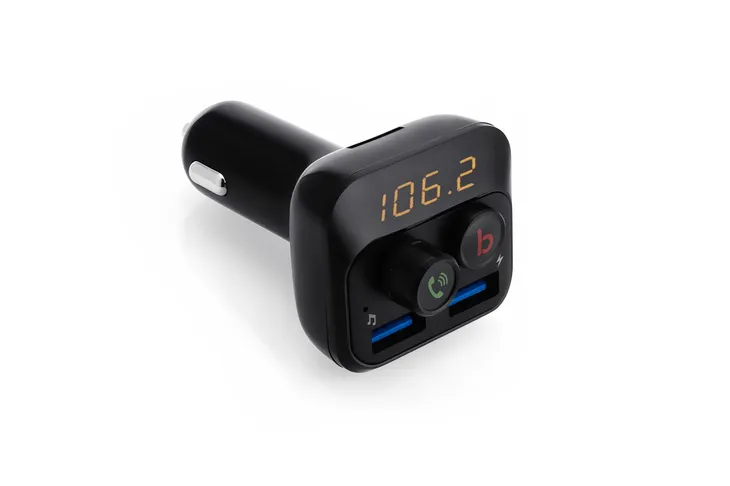transmiter-do-samochodu-usb-bluetooth-z-ladowarka-vk-bt-201d-stan-nowy