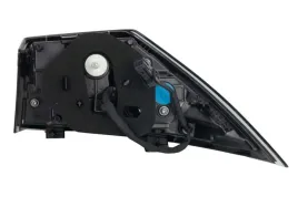 lampa-zespolonych-swiatel-tylnych-val047342