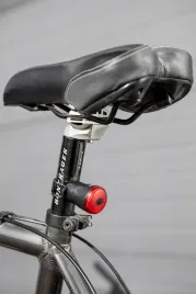 lampka-rowerowa-tylna-funkcja-stop-91-003-tpx