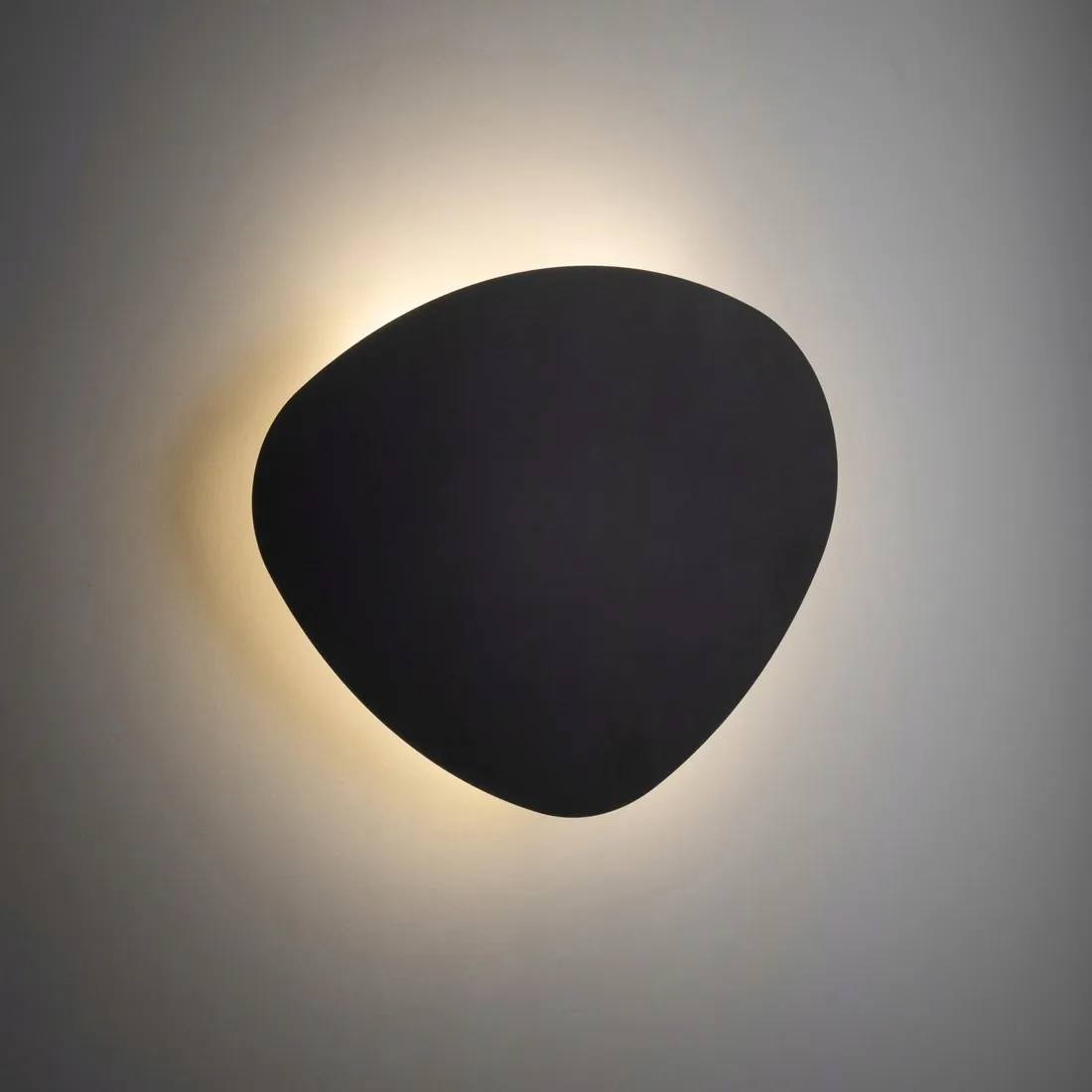 stone-black-kinkiet-3