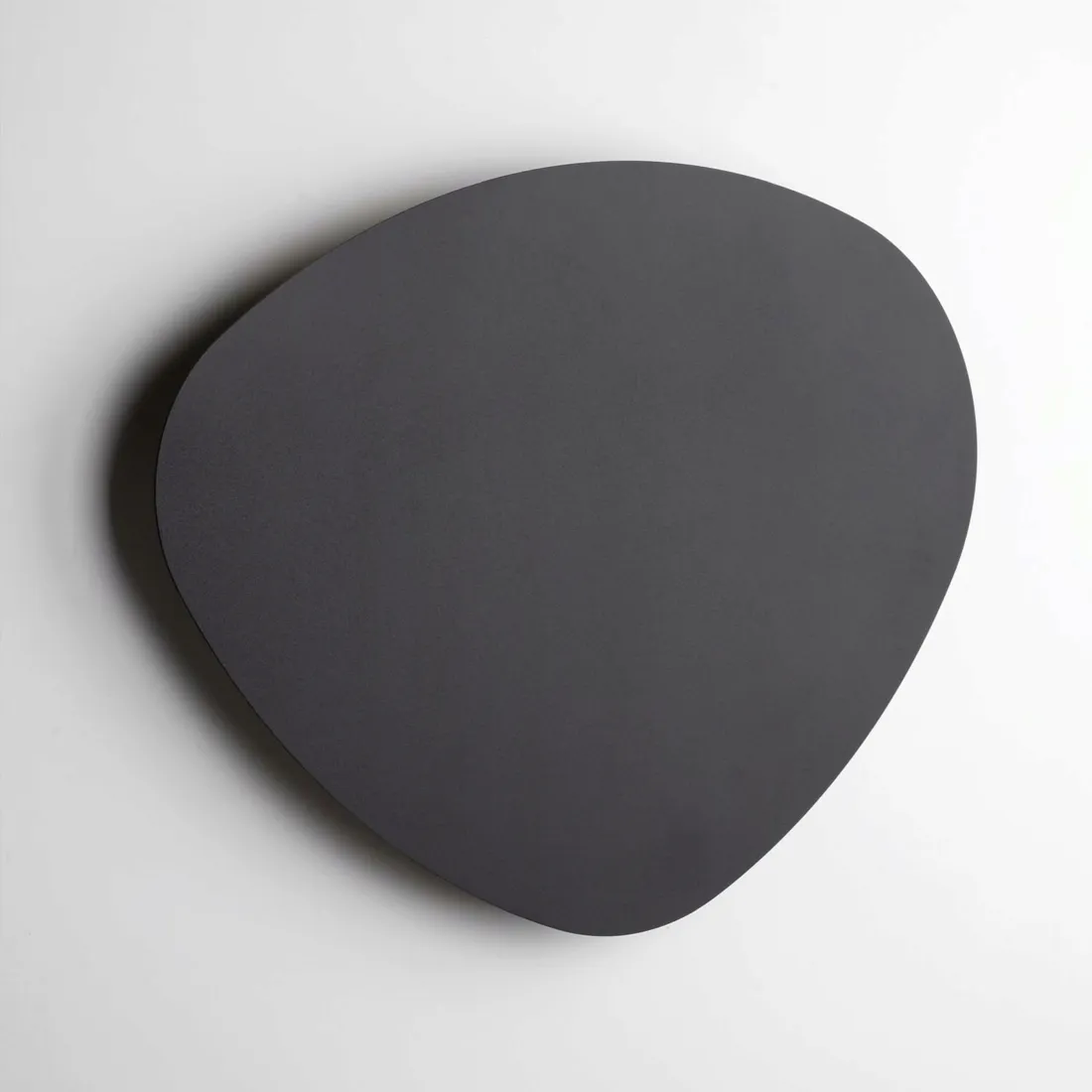 stone-black-kinkiet-3