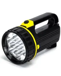 latarka-reflektor-led-na-baterie-4xr20-na-kemping-szperacz