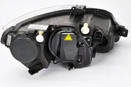 reflektor-swiatel-przednich-044093-val