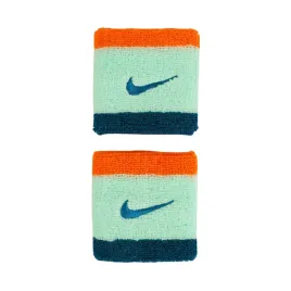 frotki-na-reke-nike-swoosh-wristbands-2-szt-zielone-n1012405322