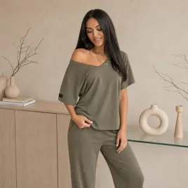 t-shirt-b-the-only-one-by-o-la-la-olive